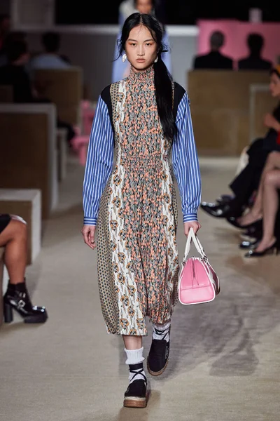Look 24
